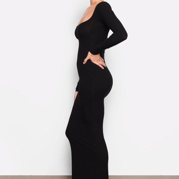 NWT Skims Long Sleeved, Maxi Dress with Deep Square Neckline Color Black Size 2x - Picture 2 of 11
